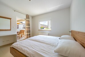 4 Schlafzimmer, Bügeleisen/Bügelbrett, kostenloses WLAN, Bettwäsche