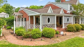 Exterior - The Emory House (Meadowview)
