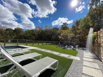 Enjoy a private spa experience with a traditional steam sauna, heated pool & outdoor shower.