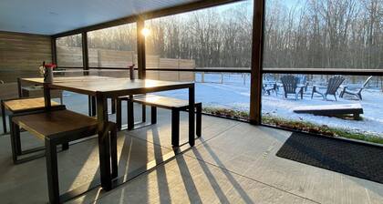 Cozy Forest Retreat w/ Sauna & Private Event Space