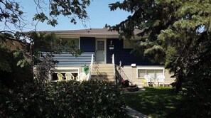 Exterior - Centrally located one bedroom + Office (Calgary)