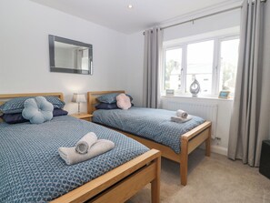 4 bedrooms, individually decorated, individually furnished, free WiFi - Berllan (Pentraeth)