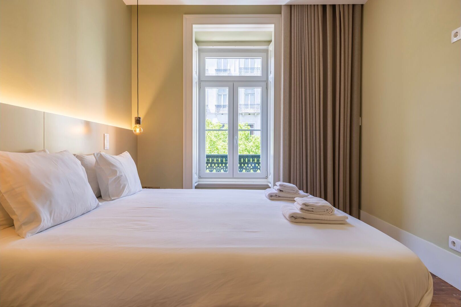 3 habitaciones, tabla de planchar con plancha y wifi gratis 