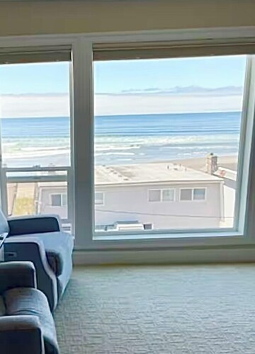 Bella Vita: 2 Bed 2 Bath: Beach: Fireplace:
 Pet-Friendly