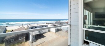 Bella Vita: 2 Bed 2 Bath: Beach: Fireplace:
 Pet-Friendly