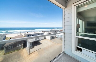 Bella Vita: 2 Bed 2 Bath: Beach: Fireplace:
 Pet-Friendly