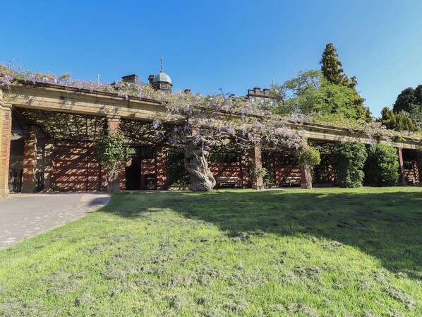 Property grounds - 3 Glendowne Terrace (Harrogate)