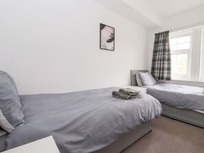 2 bedrooms, individually decorated, individually furnished, free WiFi - 3 Glendowne Terrace (Harrogate)