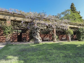 Property grounds - 3 Glendowne Terrace (Harrogate)