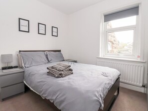 2 bedrooms, individually decorated, individually furnished, free WiFi - 3 Glendowne Terrace (Harrogate)