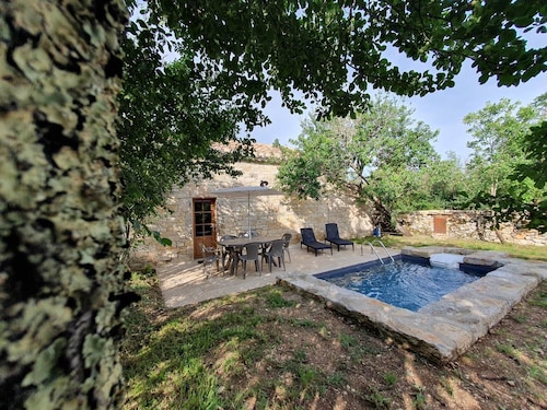 *** Maison indépendante Typique piscine jardin Angèle***