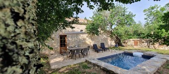 Maison Typique en Pierre du Quercy Avec Piscine