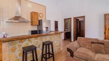 Televisión, futbolito y tenis de mesa