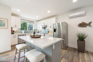 Private kitchen - 3 Story Condo with Rooftop Area.  Just one block from the beach! (Oceanside)