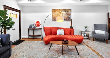 The Hearth! On site parking! Minutes to restaurants, groceries and nightlife.