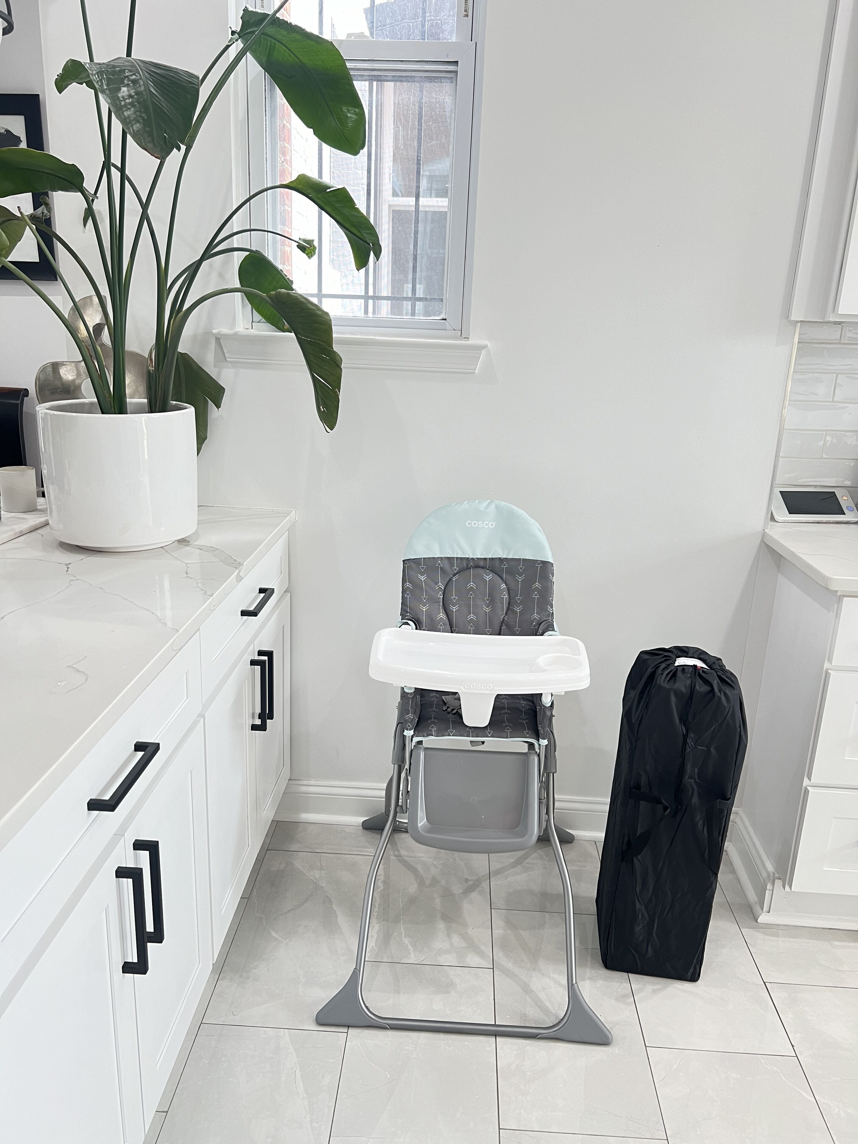 Regadera, secadora de cabello, toallas, jabón 