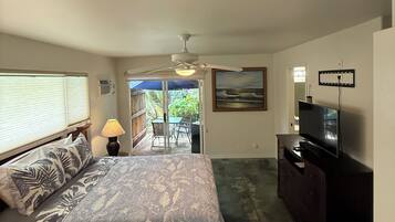 1 camera, una cassaforte in camera, una scrivania, ferro/asse da stiro