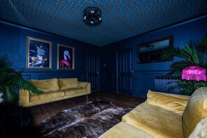 Smart TV - Boudoir in the heart of Felpham, West Sussex (Bognor Regis)