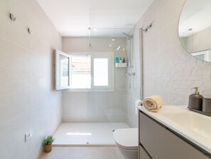 Hair dryer, towels - Vacation home Rita by Interhome (Malgrat de Mar)