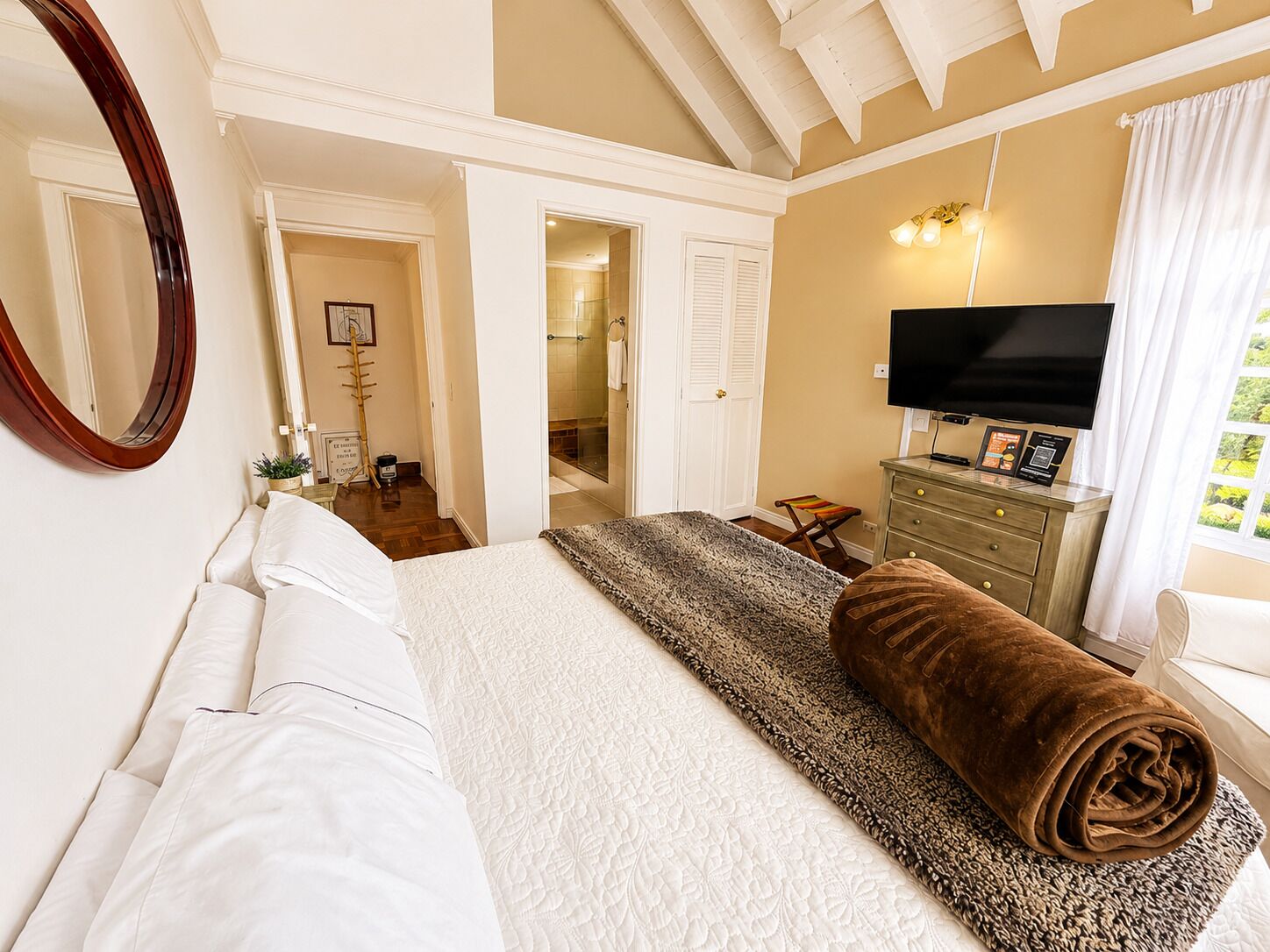 Deluxe Double or Twin Room | Free WiFi, bed sheets