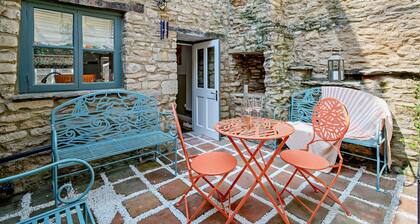 Charming dog friendly cottage in the Cotswolds - The Old House