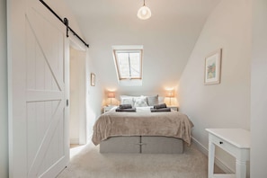3 bedrooms, iron/ironing board, travel crib, WiFi