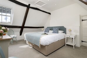 2 bedrooms, travel crib, WiFi, bed sheets