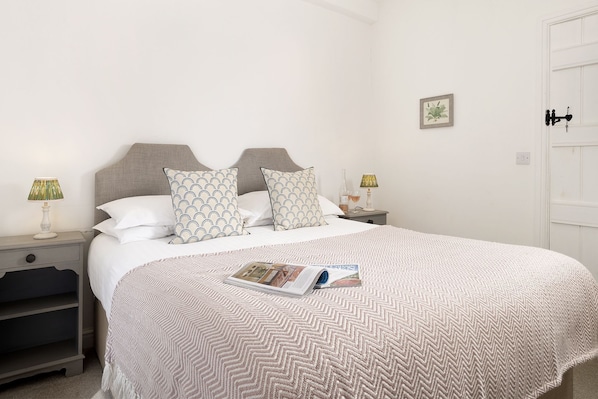 2 Schlafzimmer, Reisekinderbett, WLAN, Bettwäsche