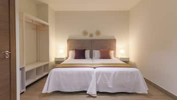 Premier Room | 1 bedroom, blackout drapes, iron/ironing board, free WiFi
