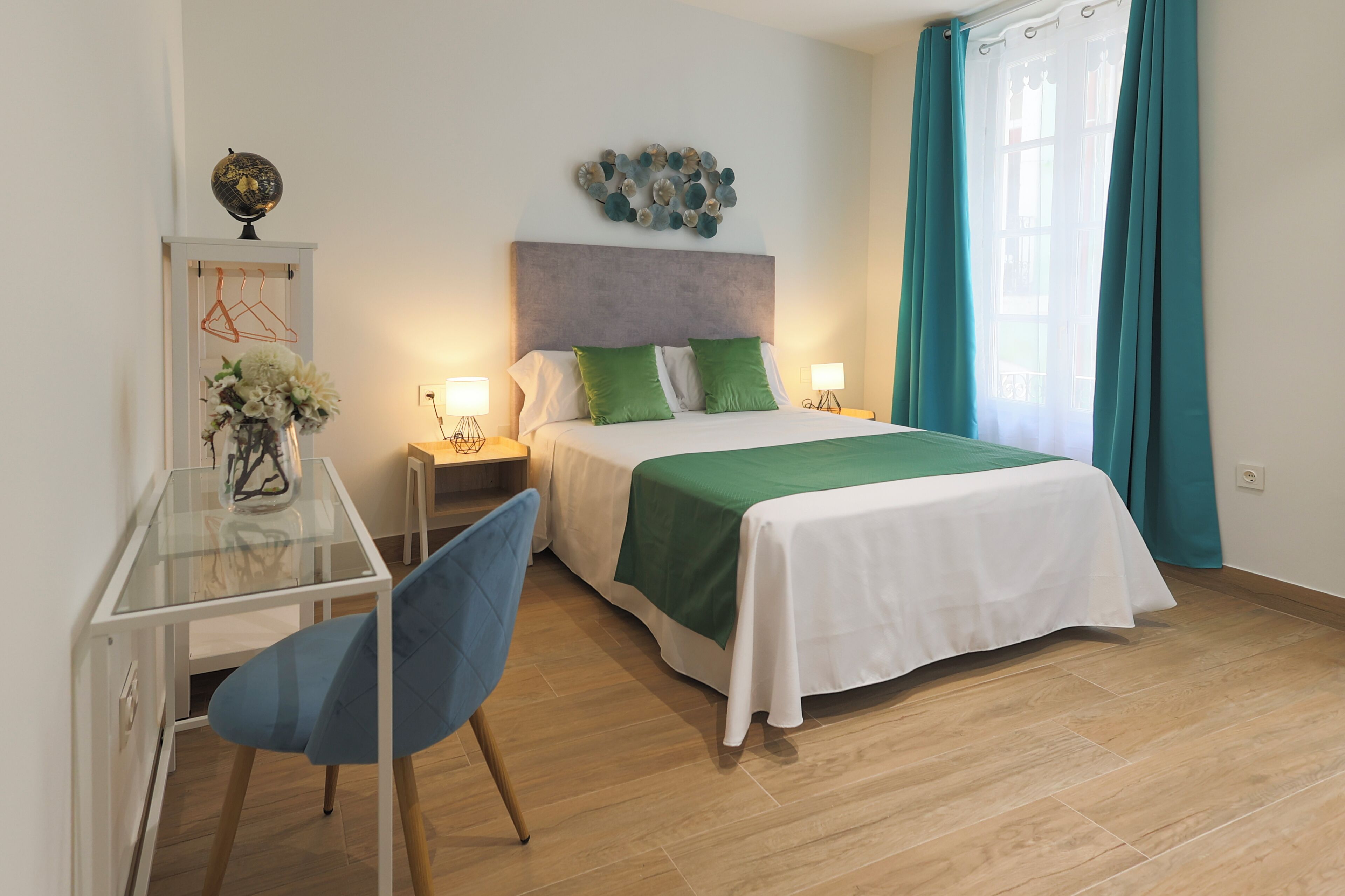 高级双人房, 私人浴室, 城市景观 | 1 多间卧室、遮光窗帘、熨斗/熨板、免费 WiFi