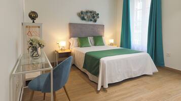 Superior-Doppelzimmer, eigenes Bad, Stadtblick