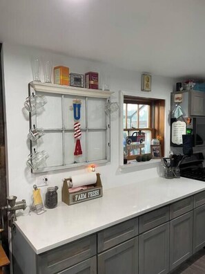 Interior - Graham Family and Pet Friendly 2 Br Farmhouse Christmas 365 (Young County)