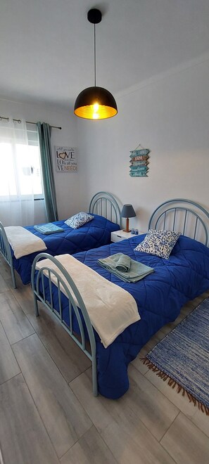 2 chambres, fer et planche à repasser, lit parapluie, Wi-Fi