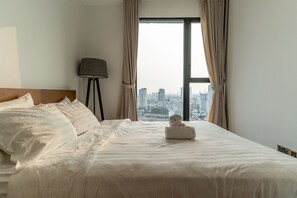 Family Apartment | Premium bedding, memory foam beds, in-room safe, desk - The Rixx D1 Mension (Ho Chi Minh City)