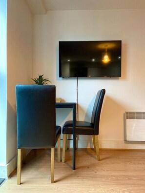 Interior - Stunning City Centre 1 bedroom apartment near Broad street Birmingham (Birmingham)