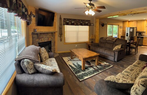 Barr Top Lodge - Newly Constructed in 2023, Secluded and Remote in the Elk Range