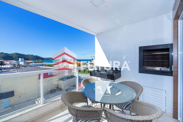 Outdoor dining - APARTMENT WITH SIDE SEA VIEW, MARISCAL, BOMBINHAS-SC (LA185EF) (Mariscal Bombinhas)
