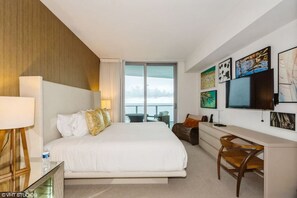 2 bedrooms, desk, iron/ironing board, travel crib