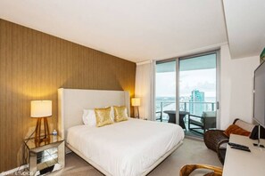 2 Schlafzimmer, Schreibtisch, Bügeleisen/Bügelbrett, Reisekinderbett