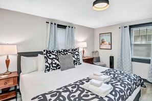 2 Schlafzimmer, Schreibtisch, Reisekinderbett, WLAN