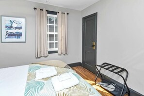 2 間睡房、書桌、可攜式嬰兒床、Wi-Fi