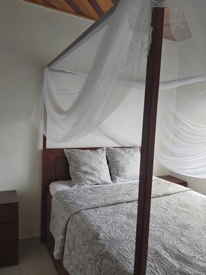 4 bedrooms, in-room safe, iron/ironing board, free WiFi