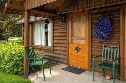 Superior Kitchen cabins with King bed, overlook of lush Bear Creek Meadow