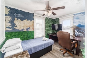 3 habitaciones, escritorio, tabla de planchar con plancha y wifi gratis 