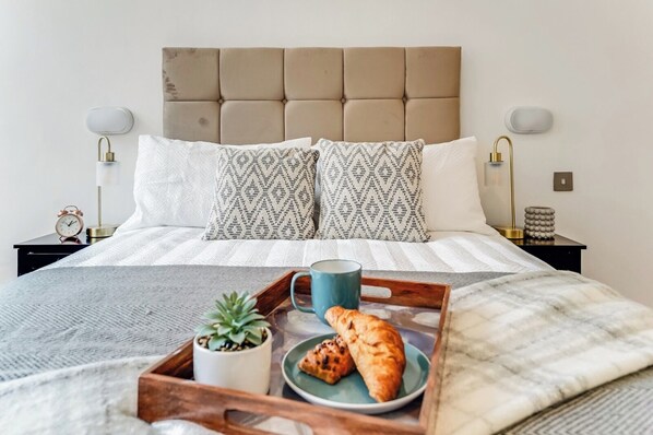 2 bedrooms, iron/ironing board, travel cot, free WiFi