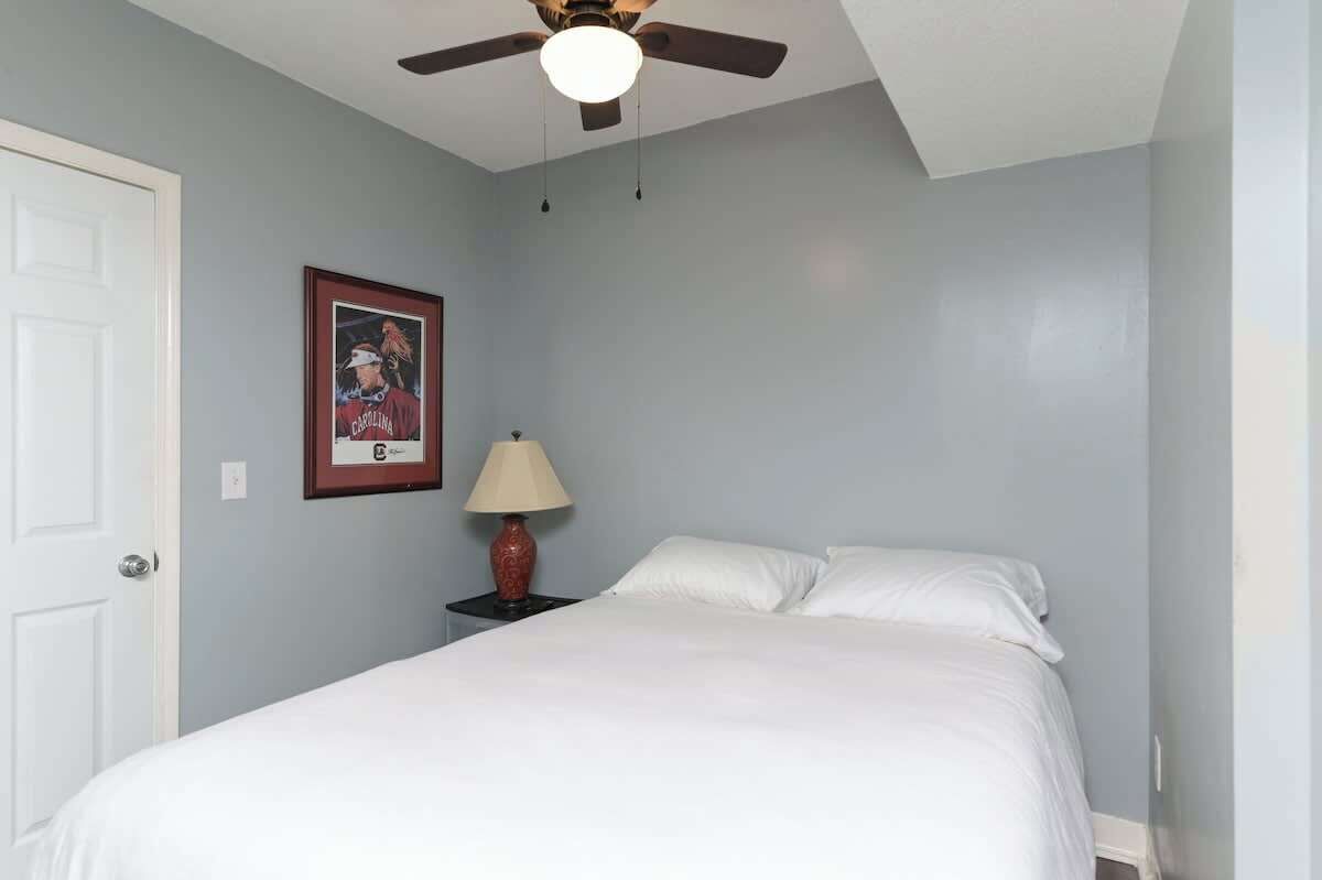 2 bedrooms, iron/ironing board, WiFi
