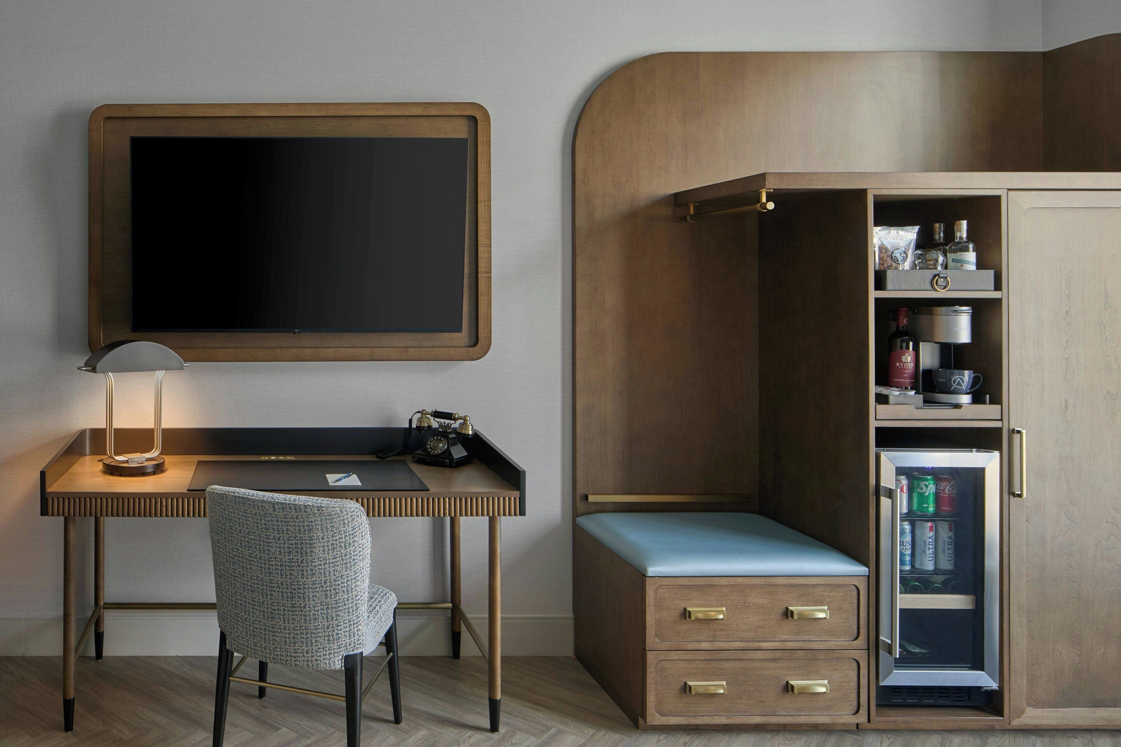 Studio, 1 très grand lit, vue sur la ville | Literie de qualité, minibar, coffre-fort, bureau