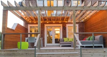 Brand New Waterfront - Chic & Sophisticated