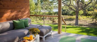 Brand New Waterfront - Chic & Sophisticated