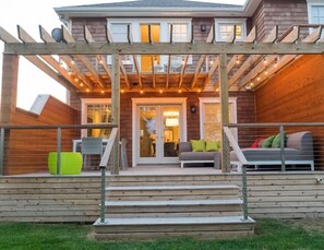 Terrace/patio - Brand New Waterfront - Chic & Sophisticated (Montauk)
